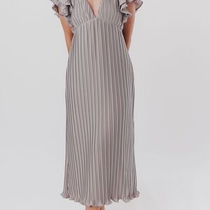 Elegant Gray Pleated Dress